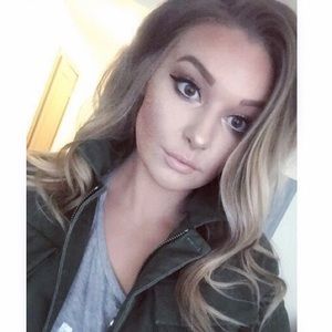 Meet your Posher, Hayley